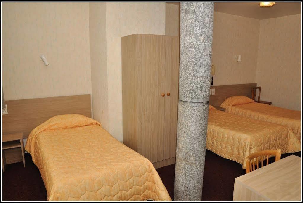 Hôtel Montfort Lourdes Eksteriør bilde